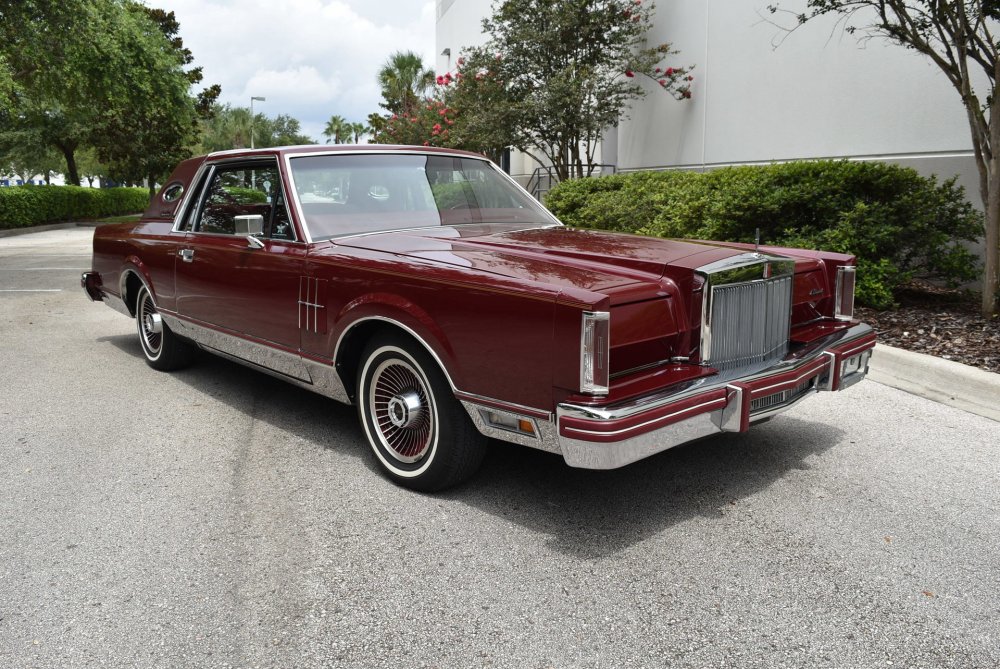 Lincoln Continental Town car 1980