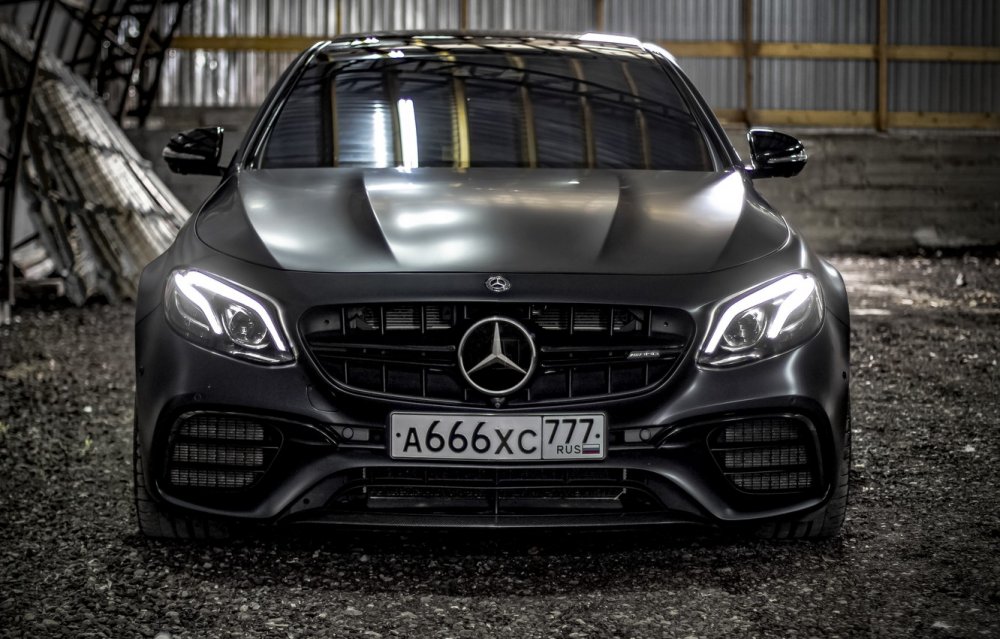 Mercedes s63 AMG