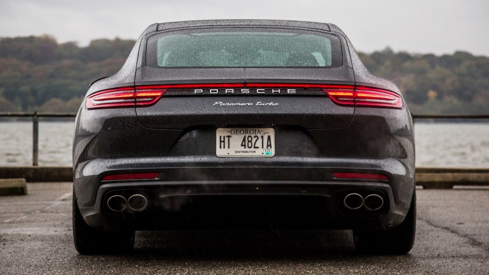 Porsche Panamera Turbo s 2020