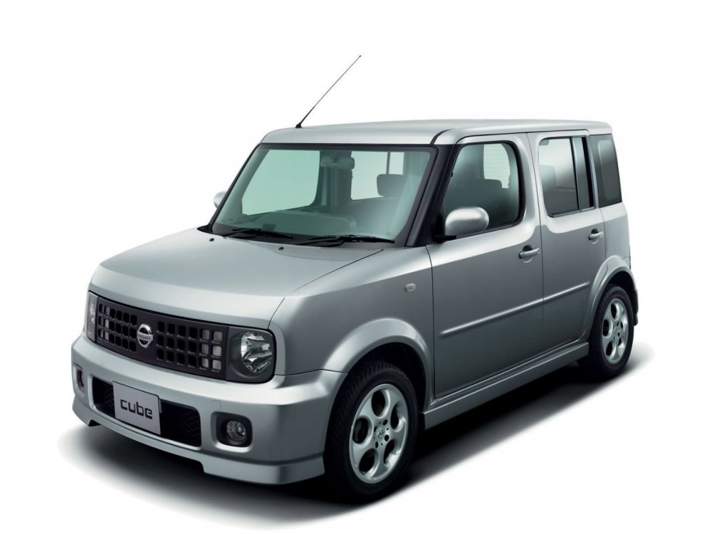 Nissan Cube Lowriding