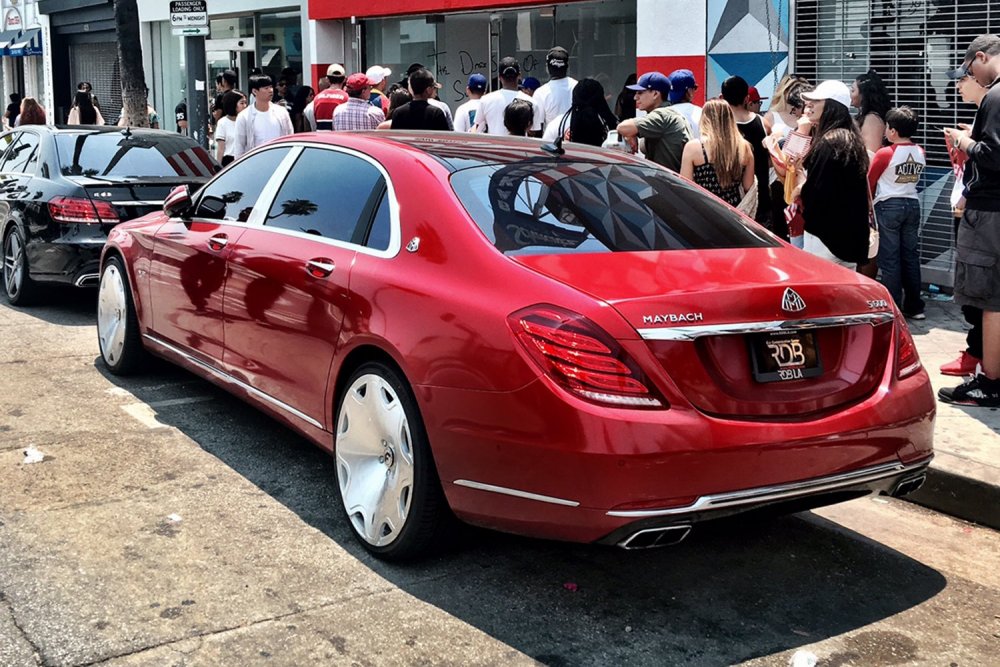 Красный maybach