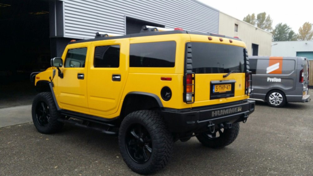 Hummer h2 Yellow