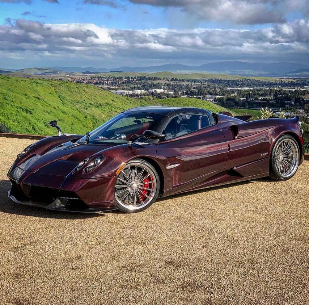 Pagani Huayra Roadster салон