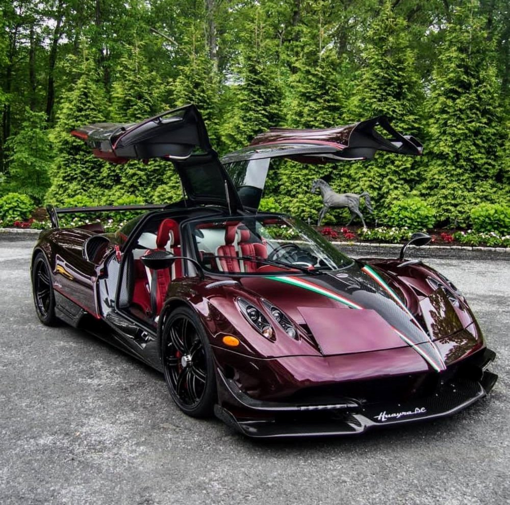 Крутые машины Pagani Huayra