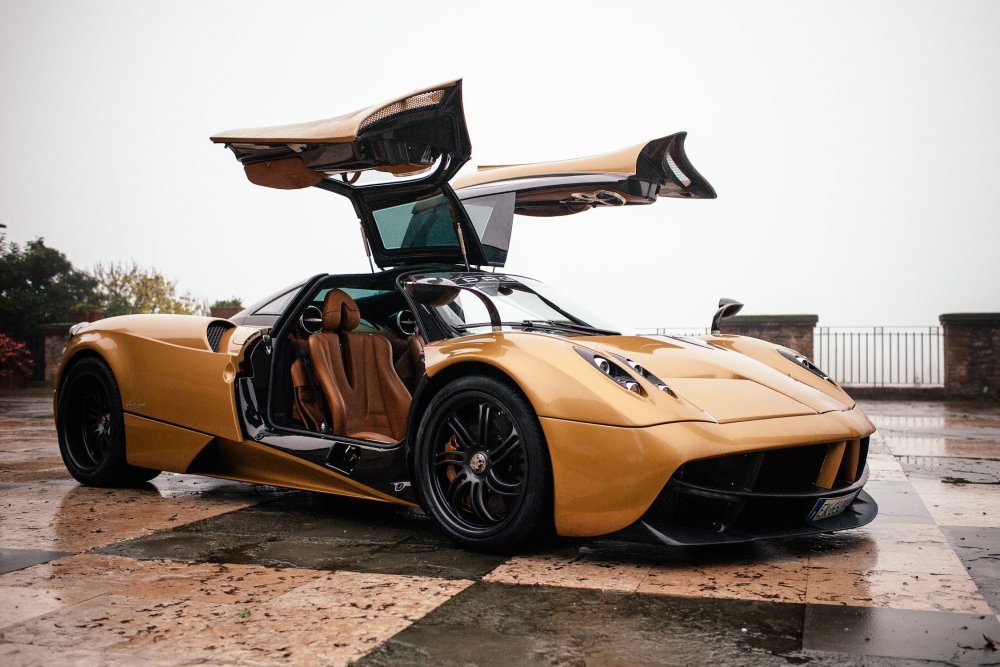 Машина Pagani Huayra