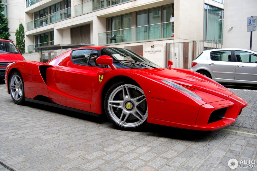 Ferrari Enzo фиолетовый