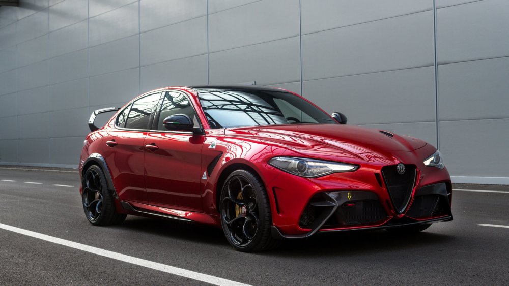 Alfa Romeo Giulia черная