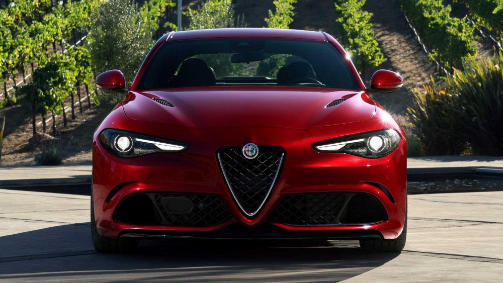 Alfa Romeo Giulia 2019 салон