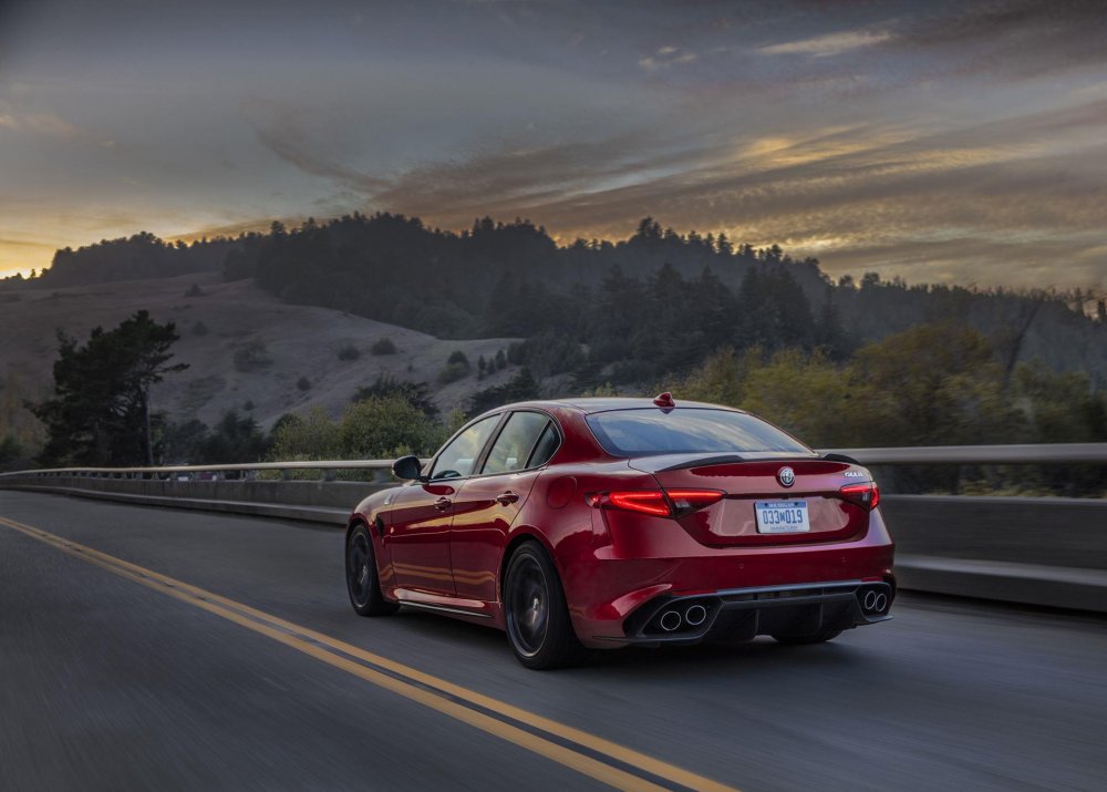 Alfa Romeo Giulia Quadrifoglio Wallpaper