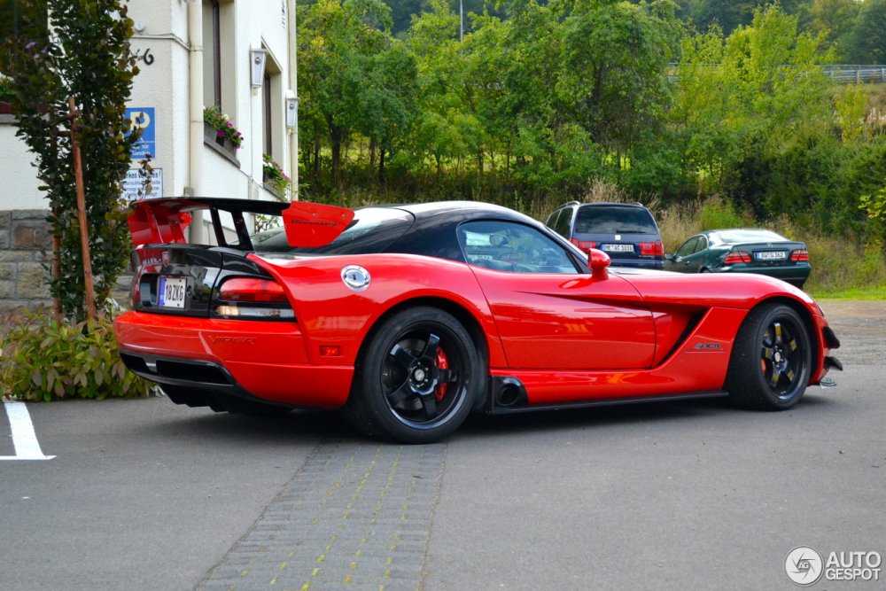 Dodge Viper Red