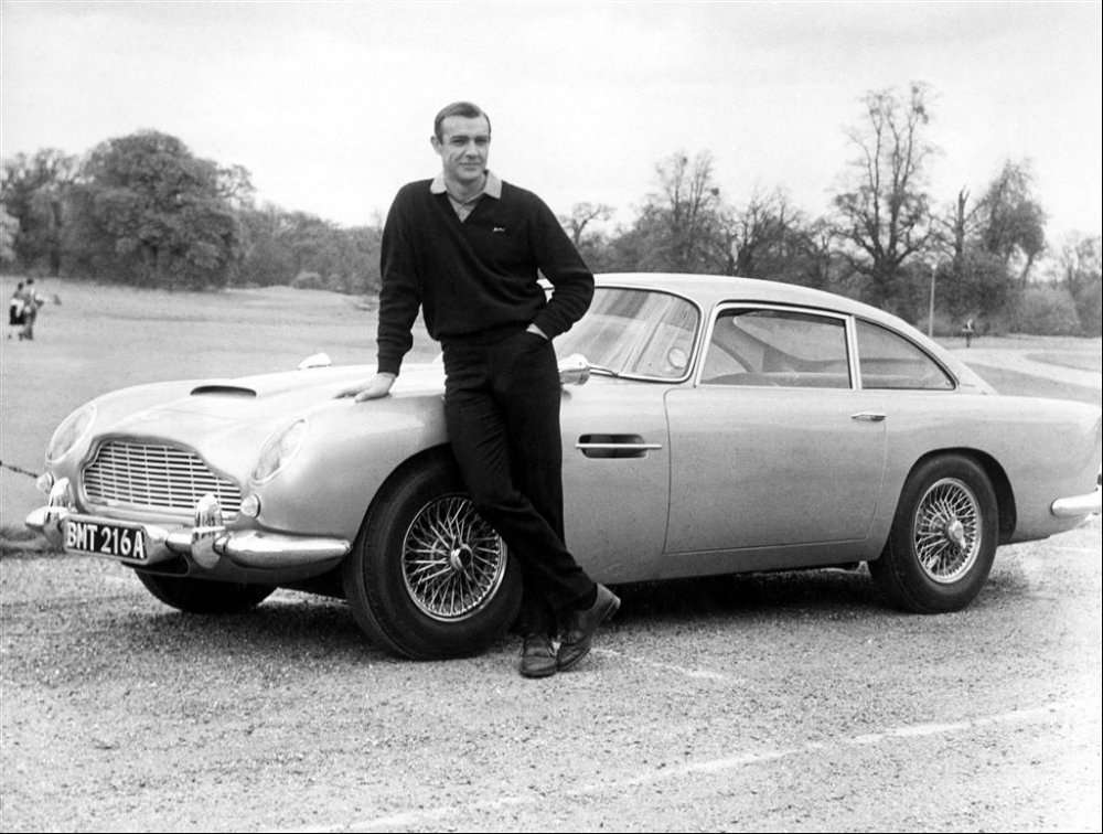 Aston Martin db5 Джеймса Бонда