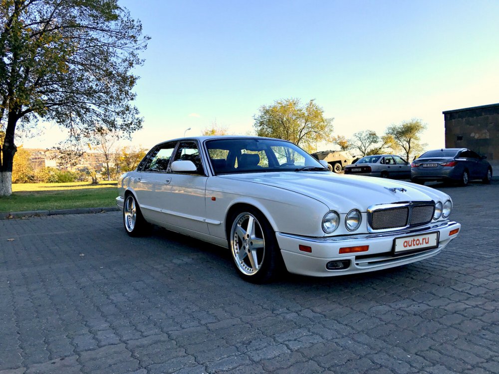 Jaguar XJ