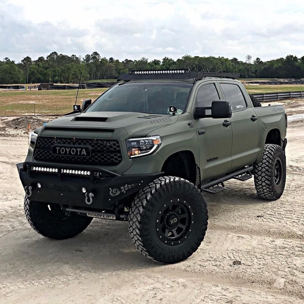 Toyota Tundra DEVOLRO пикап