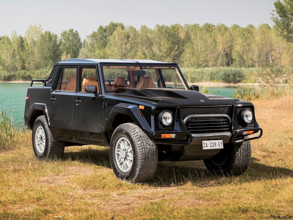 Lamborghini lm002