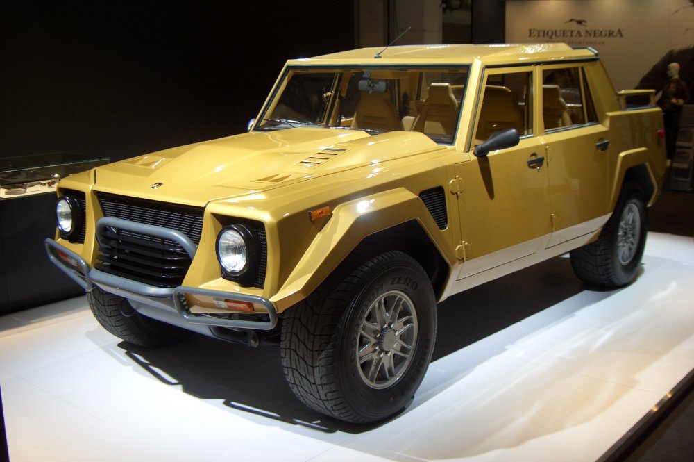 Lamborghini lm004