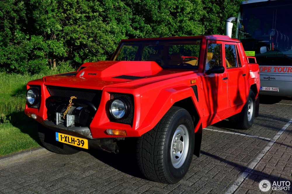 Грузовика Lamborghini lm002