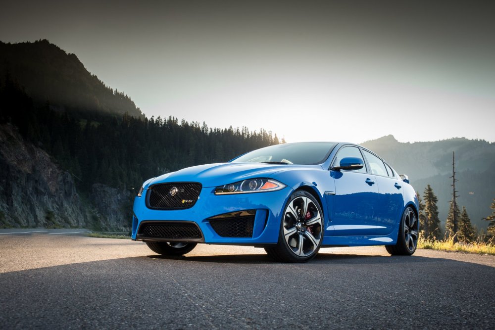 Jaguar 2014 XFR-S белый