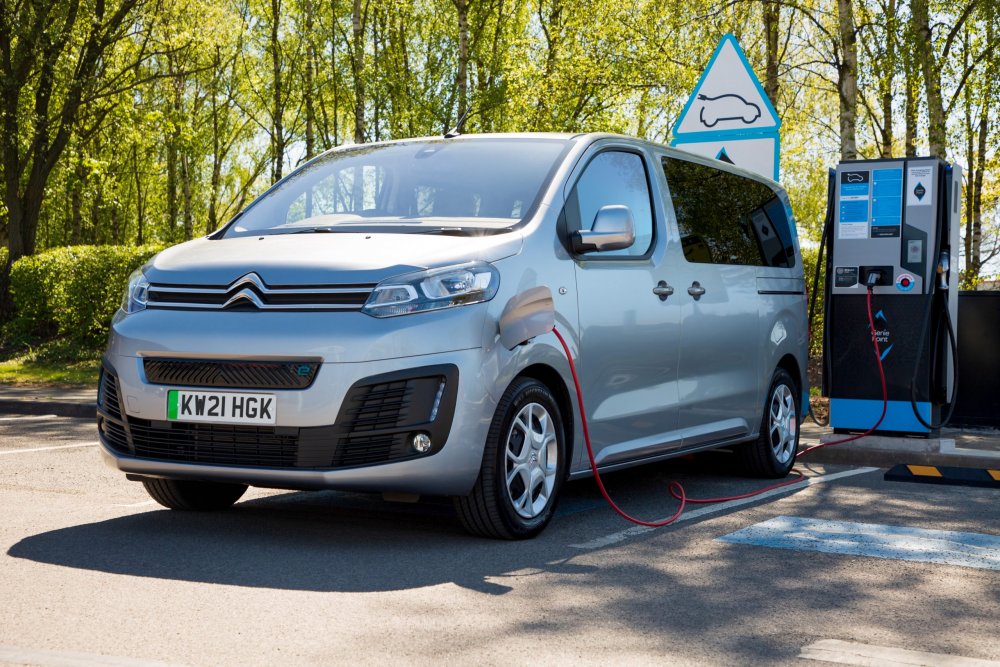 Автомобиль Citroen SPACETOURER.