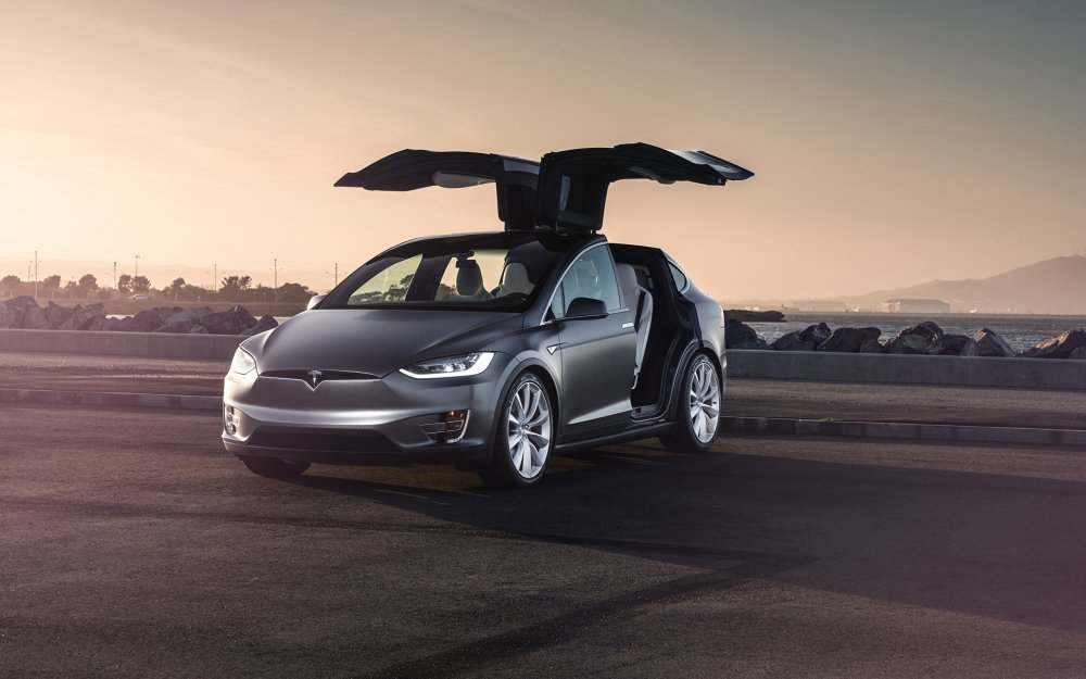 Машина Tesla model x