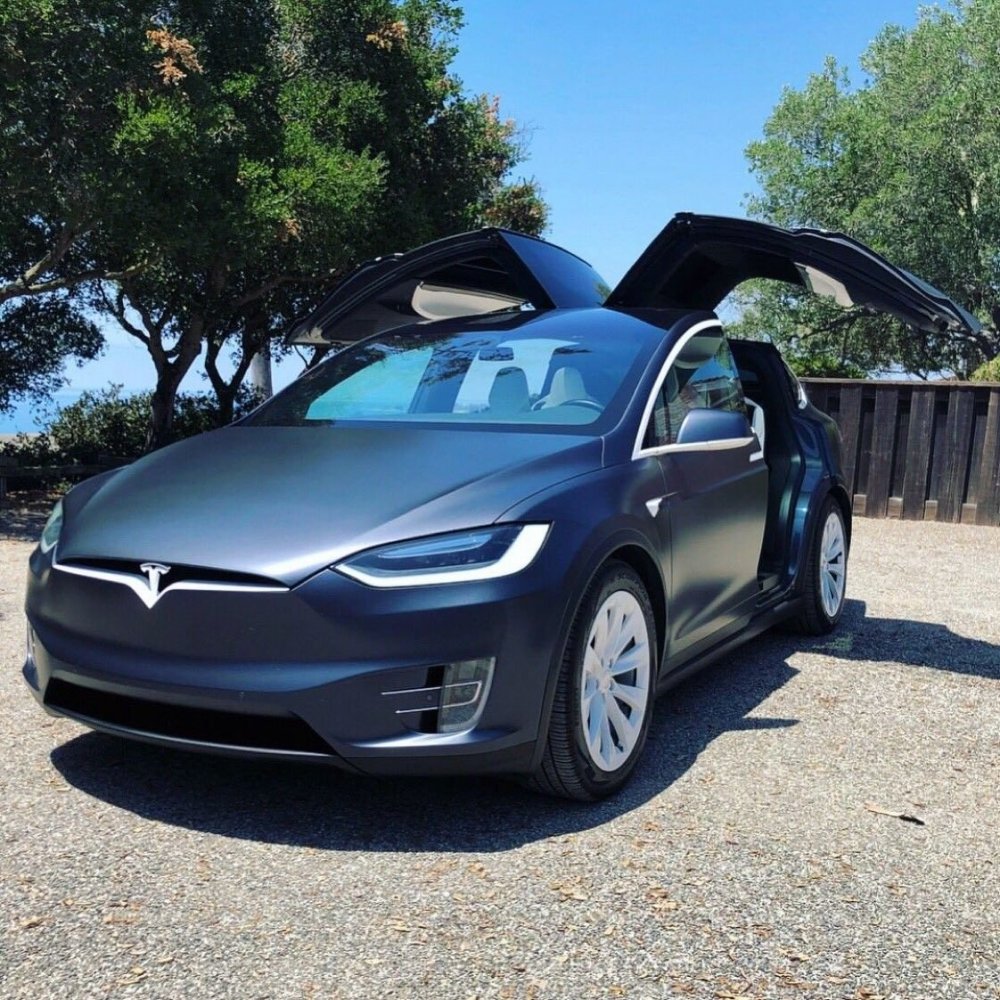 Tesla model x двери