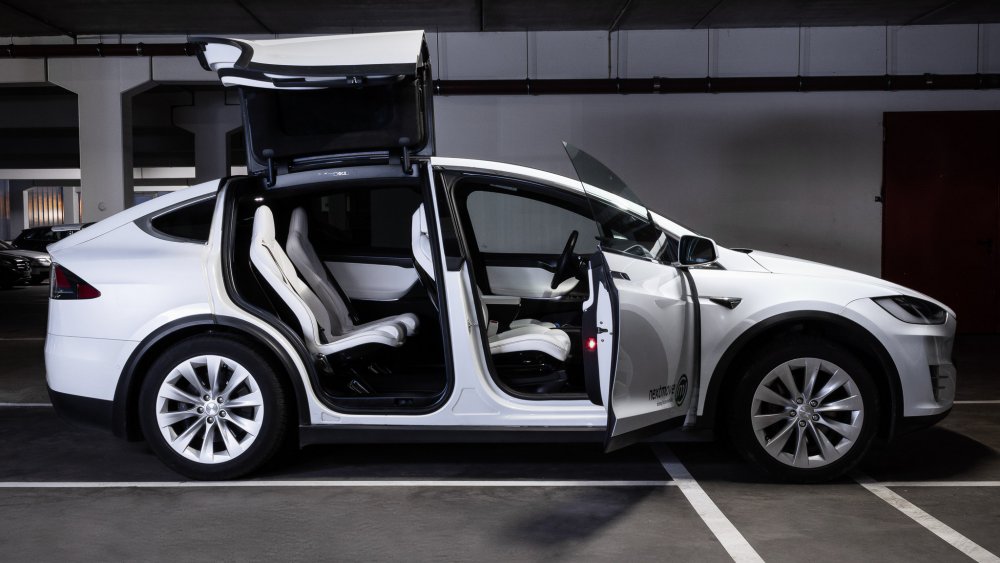 Tesla model x 2