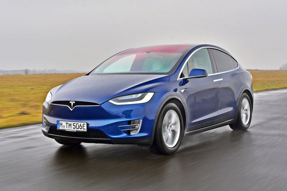 Tesla model x серая