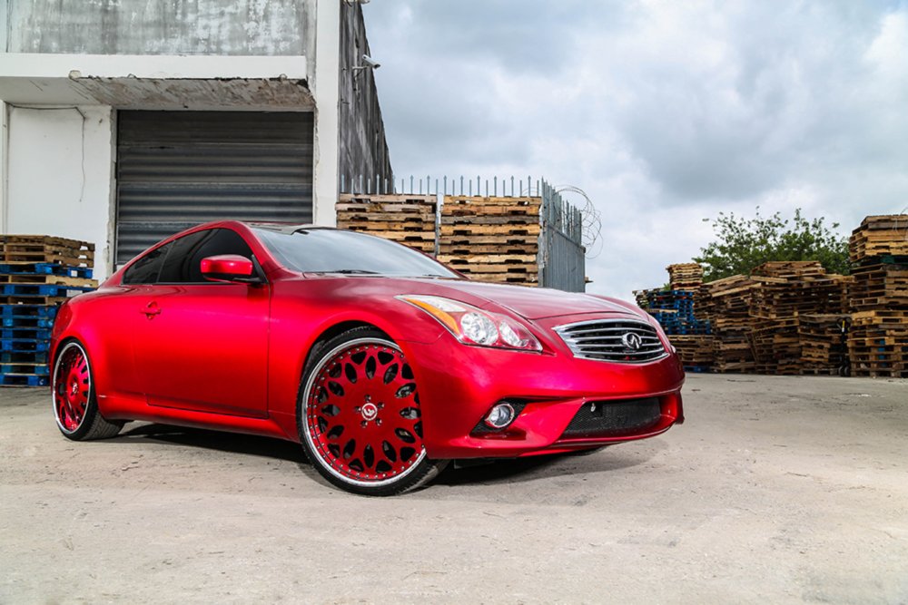 Infiniti g37 красная