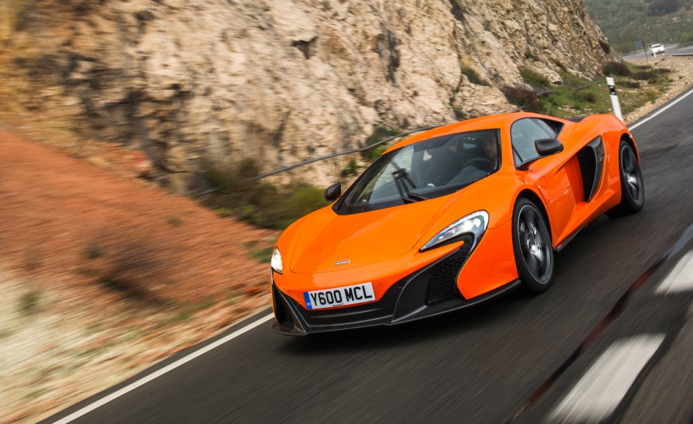 MCLAREN 650s сзади