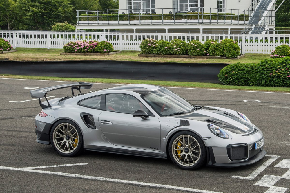 Porsche 911 gt2 RS 991.2