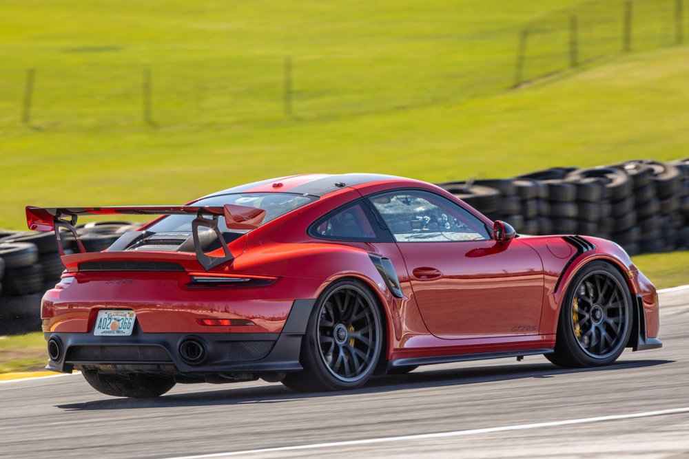 Porsche 911 gt2 RS 991.2