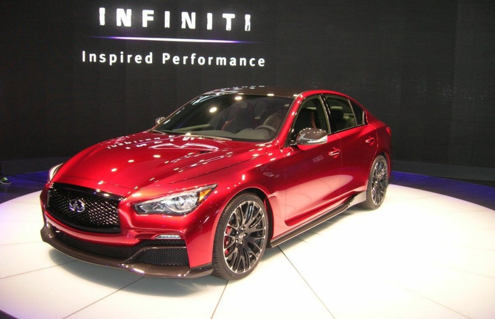 Infiniti q50 rouge