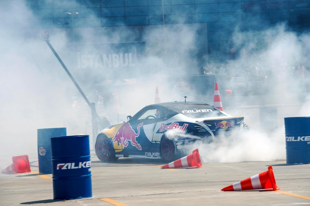 BMW m4 Red bull Drift