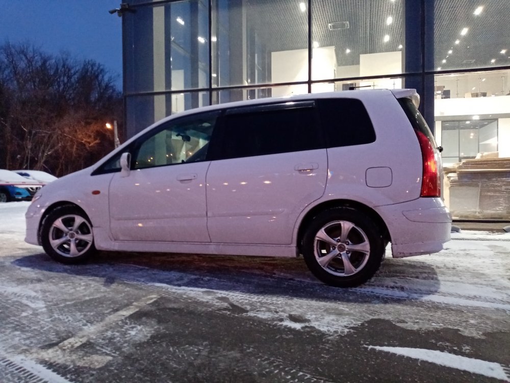 Mazda Premacy 2010 серебряный