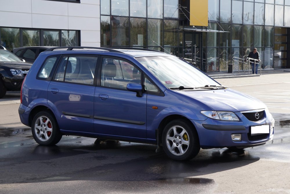 Mazda Premacy 1