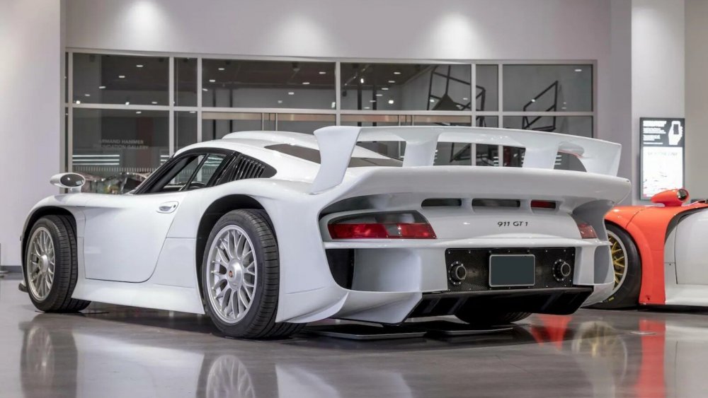 Porsche 911 gt1 1998