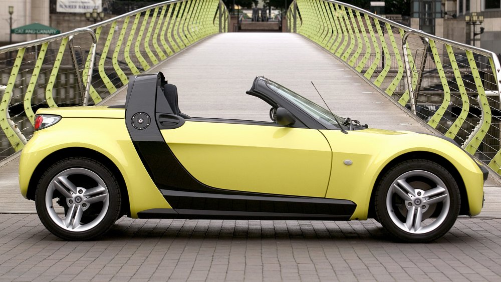 Машина Smart Roadster