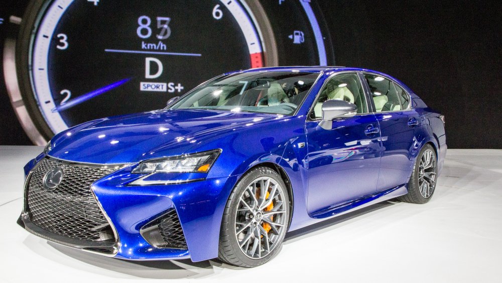 Lexus GS F черный