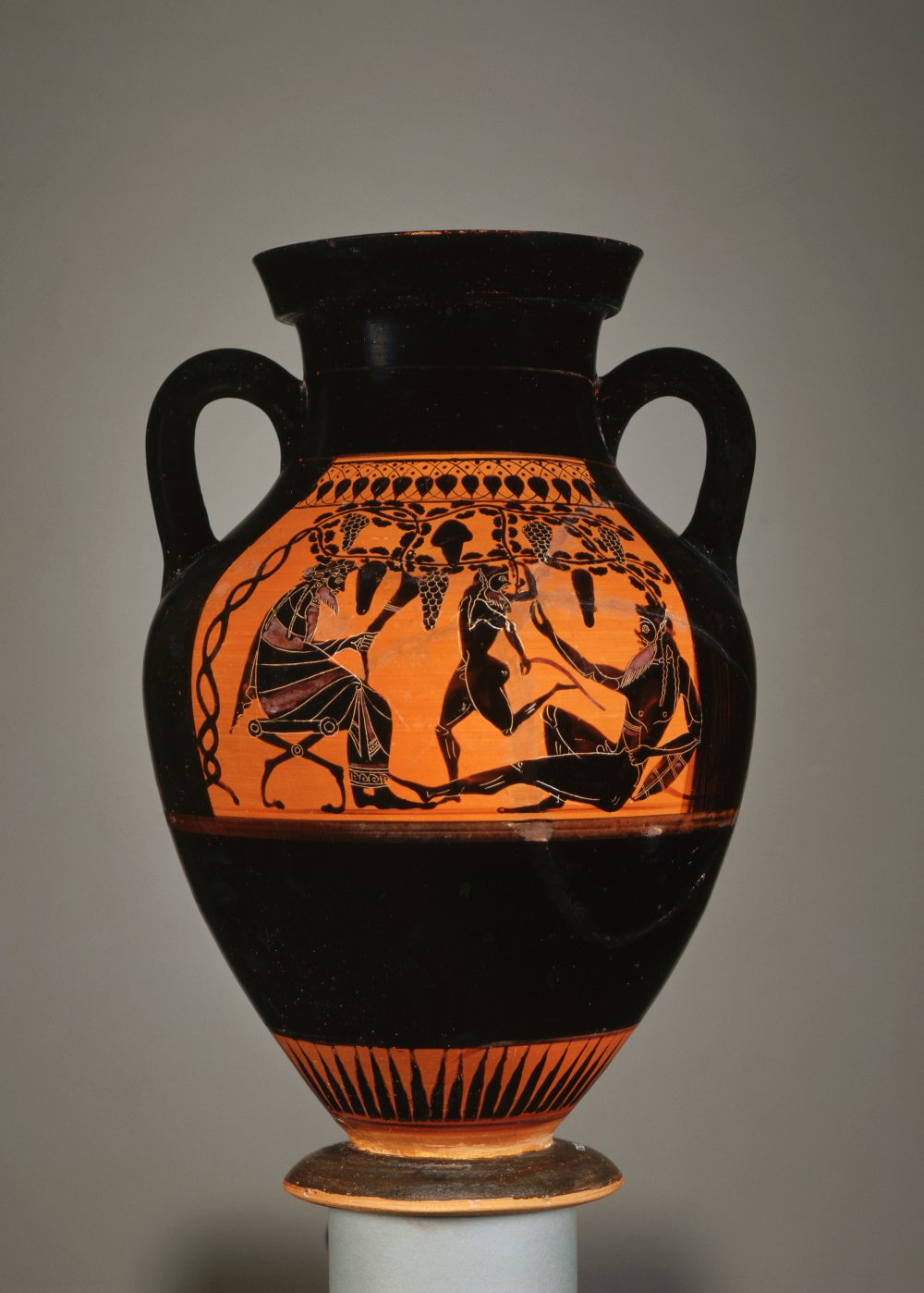 Древнегреческая ваза чернофигурная